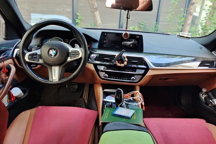 Used BMW 5 Series 2018 Restyled 530Li Leading Edition M Sport Package Center Console