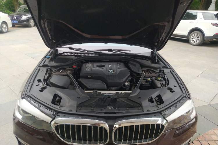 Used BMW 5 Series 2018 528Li Launch Special Edition Engine Bay