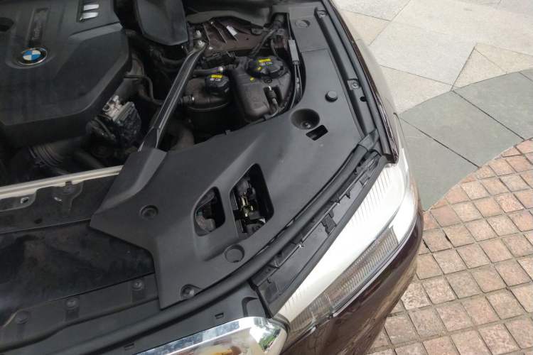 Used BMW 5 Series 2018 528Li Launch Special Edition Engine Bay Left