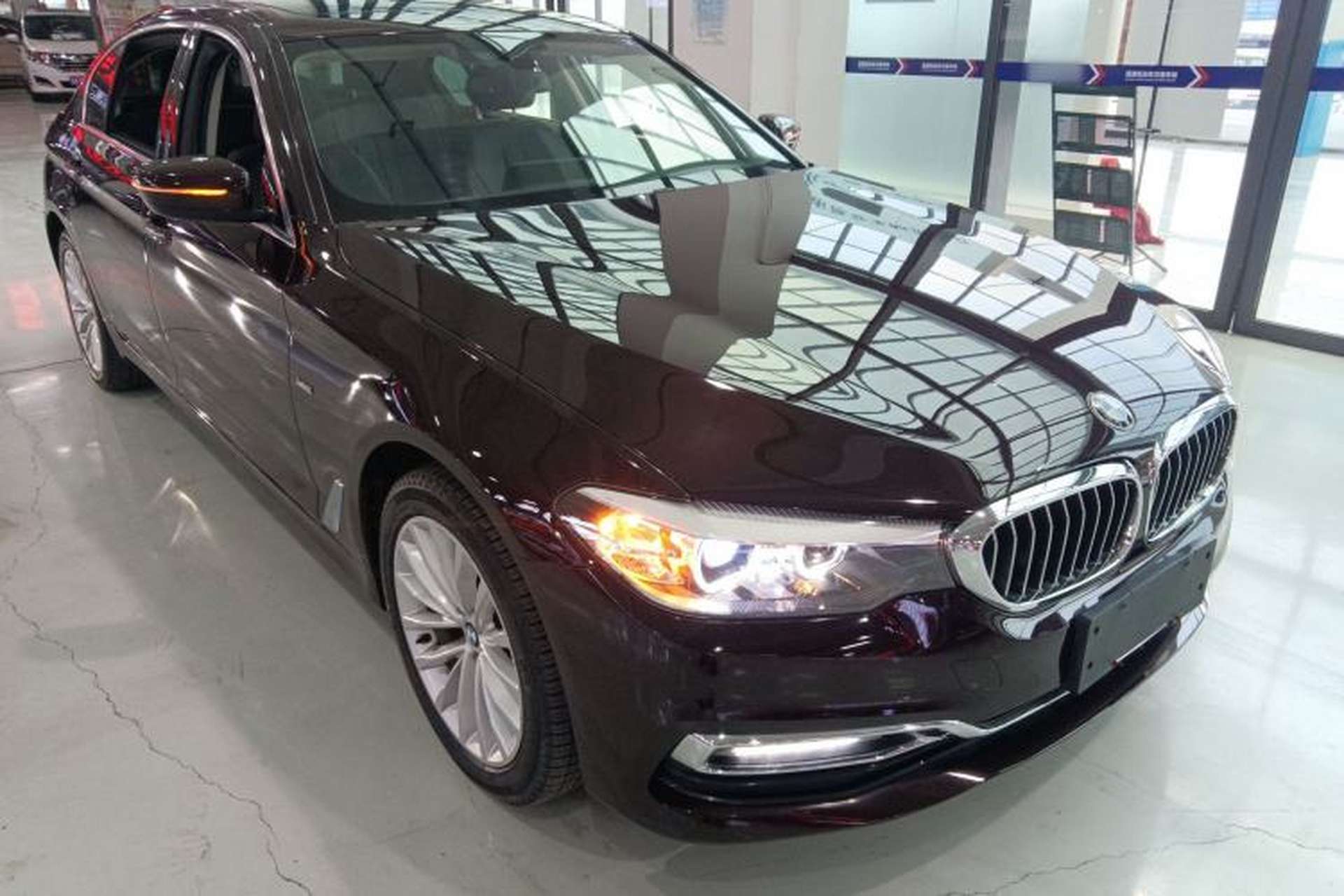 Used BMW 5 Series 2018 525Li Luxury Package Exterior 2