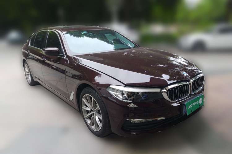 Used BMW 5 Series 2018 528Li Launch Special Edition Front Right 45 Deg