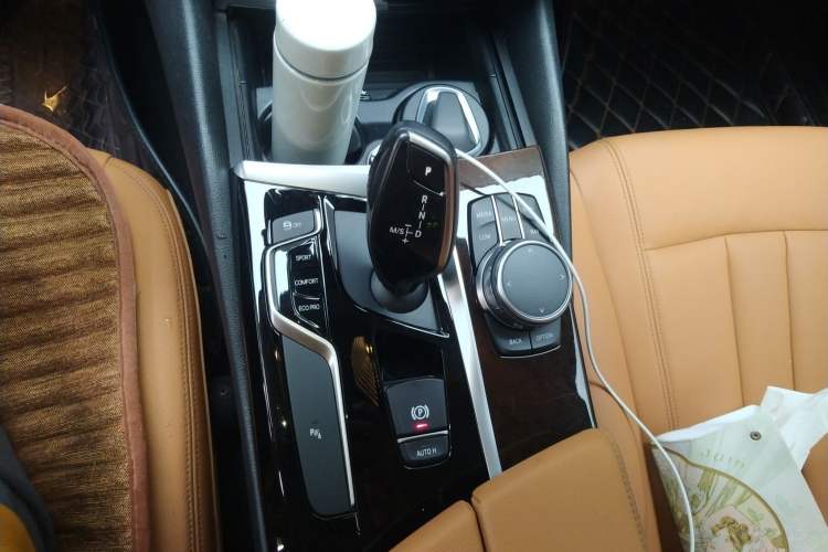 Used BMW 5 Series 2018 528Li Launch Special Edition Gear Lever