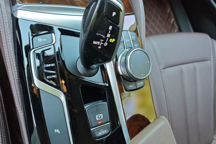 Used BMW 5 Series 2018 525Li Luxury Package Gear Lever