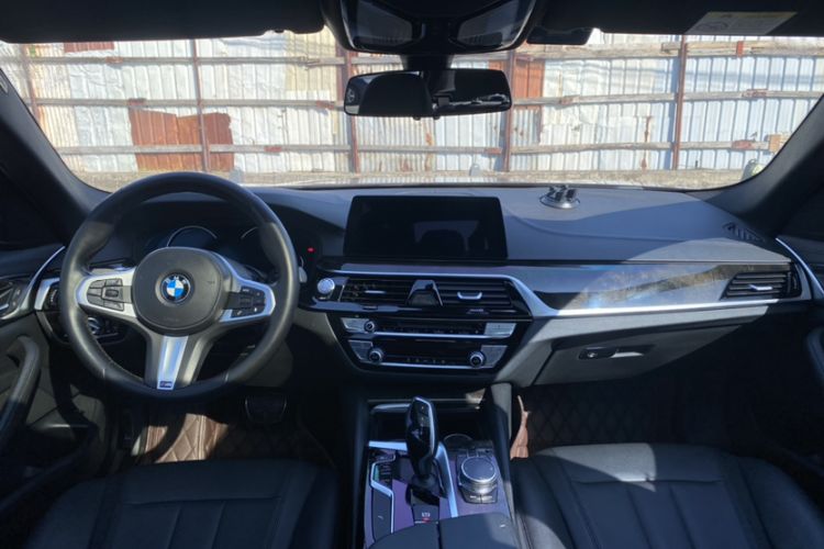 Used BMW 5 Series 2018 525Li M Sport Package Interior 12