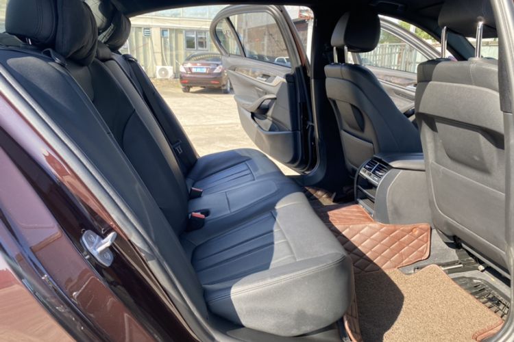 Used BMW 5 Series 2018 525Li M Sport Package Interior 2