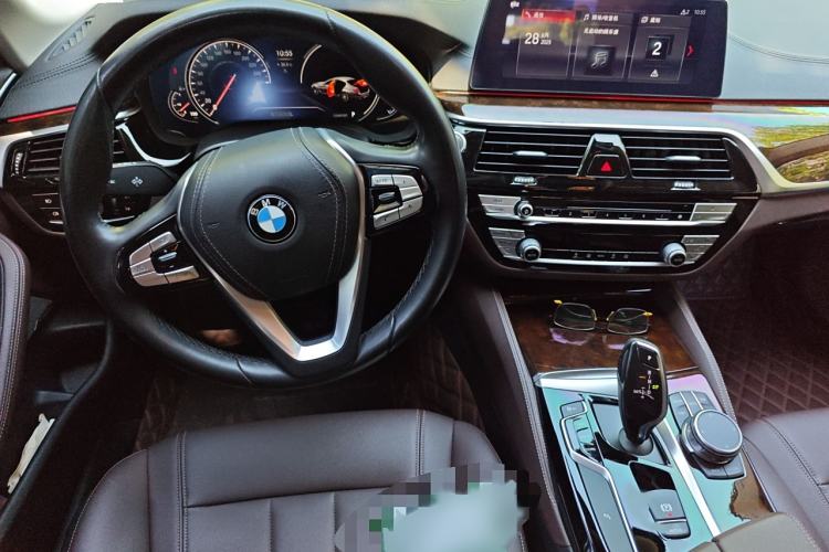 Used BMW 5 Series 2018 525Li Luxury Package Interior 2
