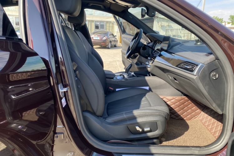 Used BMW 5 Series 2018 525Li M Sport Package Interior 3