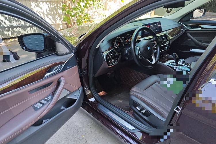 Used BMW 5 Series 2018 525Li Luxury Package Interior 3