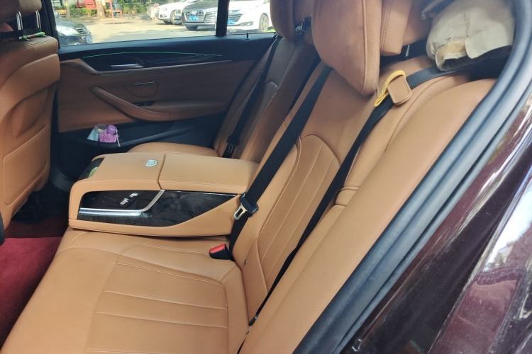 Used BMW 5 Series 2018 Restyled 530Li Leading Edition M Sport Package Left Rear Seat