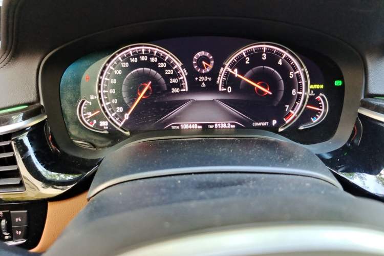 Used BMW 5 Series 2018 Restyled 530Li Leading Edition M Sport Package Odometer Close Up