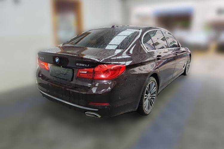 Used BMW 5 Series 2018 Facelifted 530Li Luxury Edition Premium Package Rear Right 45 Deg
