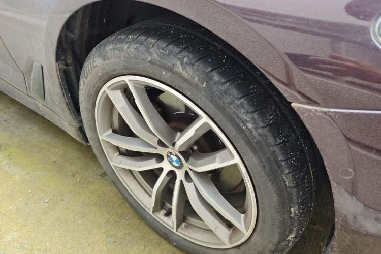 Used BMW 5 Series 2018 525Li M Sport Package Right Front Wheel Hub