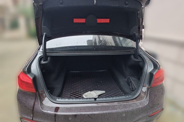Used BMW 5 Series 2018 525Li M Sport Package Trunk