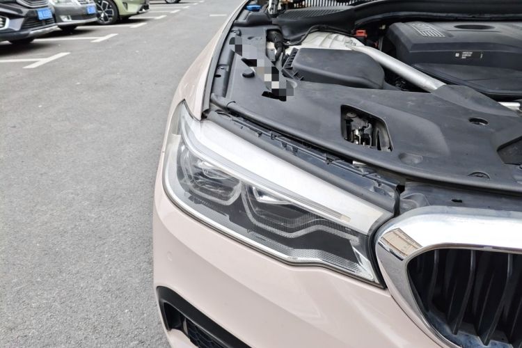 Used BMW 5 Series 2018 Restyled 530Li Luxury Edition M Sport Package Right Front Headlight