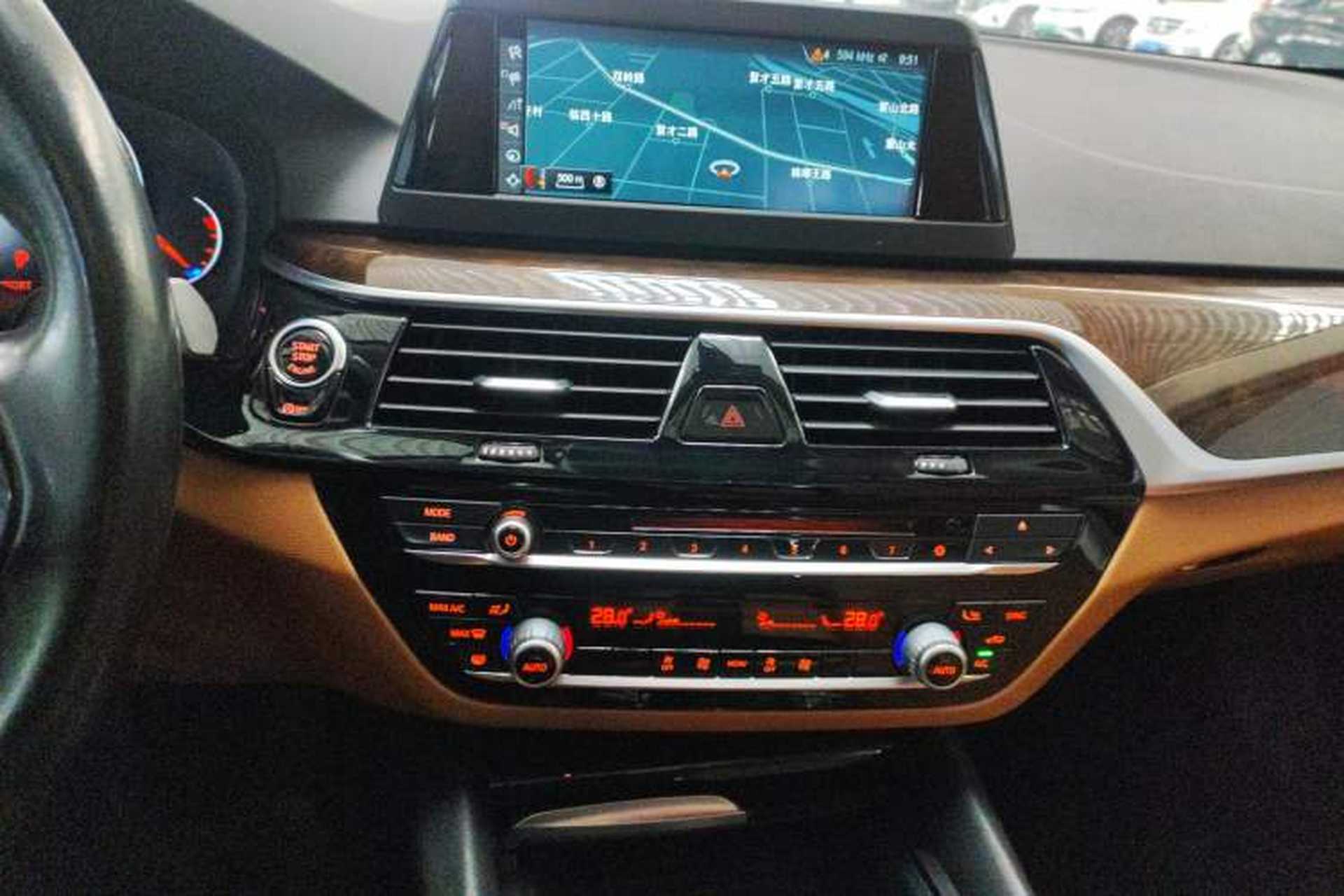 Used BMW 5 Series 2018 528Li Launch Special Edition Audio And AC Panel