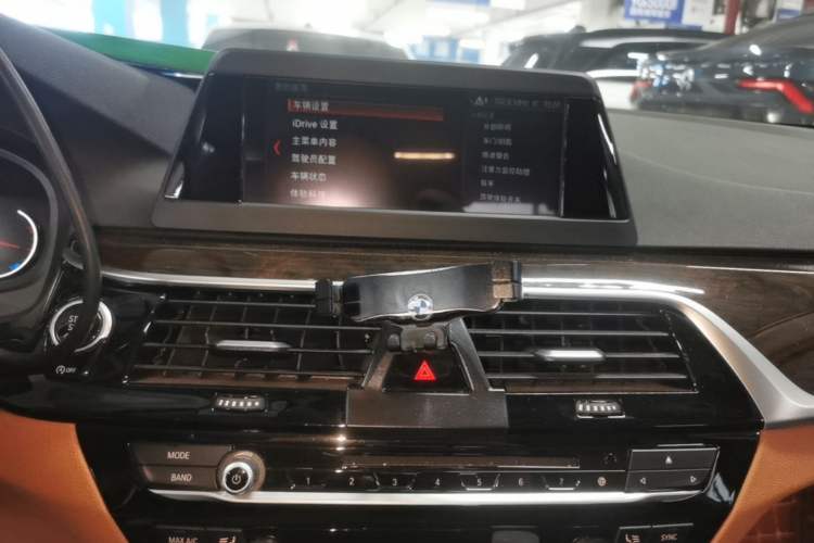 Used BMW 5 Series 2018 528Li Launch Special Edition Audio And AC Panel
