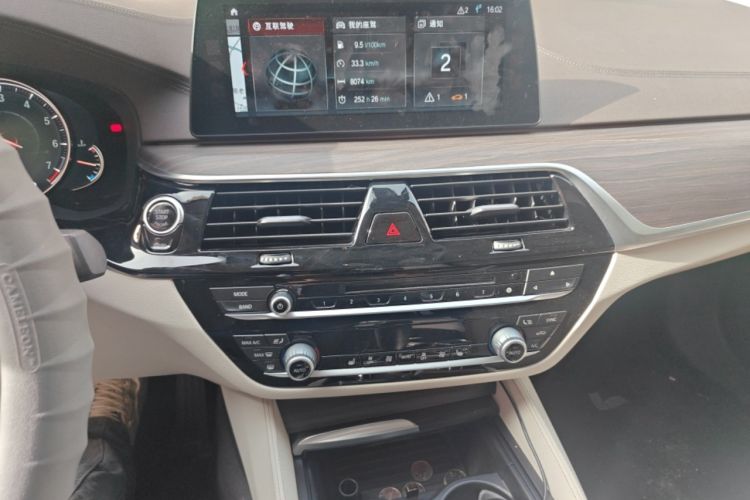 Used BMW 5 Series 2018 530Li Leading Edition Luxury Package Audio And AC Panel