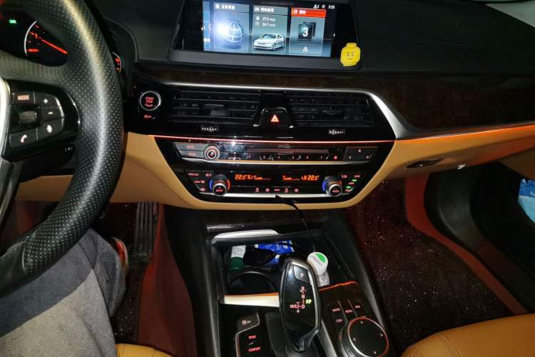 Used BMW 5 Series 2018 528Li Launch Special Edition Audio And AC Panel