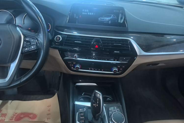 Used BMW 5 Series 2018 528Li Launch Special Edition Audio And AC Panel