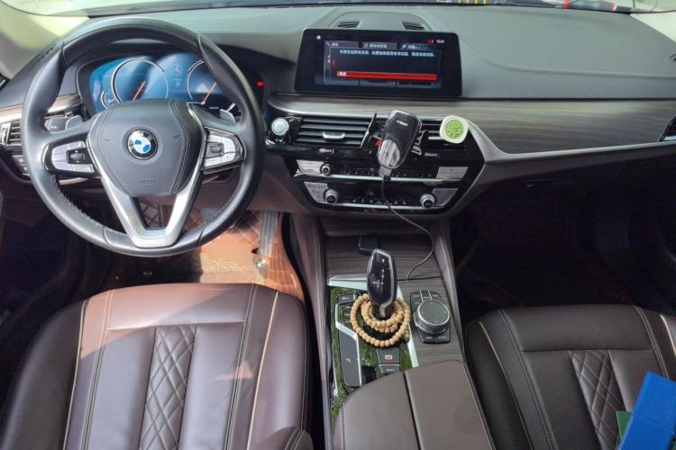 Used BMW 5 Series 2018 Revised Version 530Li Leading Edition Luxury Package Center Console