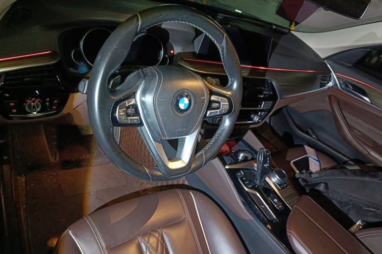 Used BMW 5 Series 2018 Revised Version 530Li Leading Edition Luxury Package Center Console