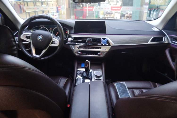 Used BMW 5 Series 2018 Revised Version 530Li Leading Edition Luxury Package Center Console