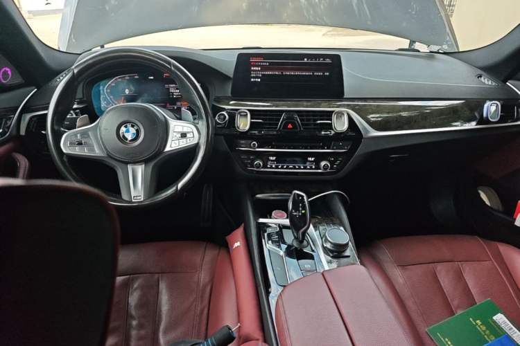 Used BMW 5 Series 2018 530Li xDrive M Sport Package Center Console
