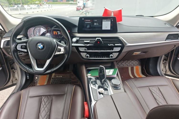 Used BMW 5 Series 2018 Revised Version 530Li Leading Edition Luxury Package Center Console