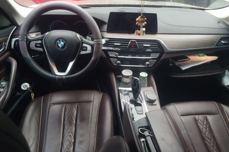 Used BMW 5 Series 2018 Facelifted 530Li Luxury Edition Premium Package Center Console