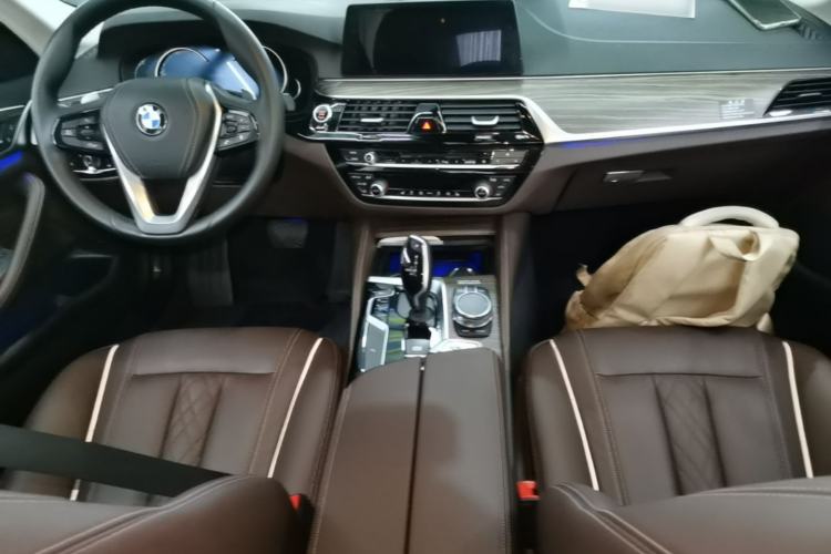 Used BMW 5 Series 2018 530Li Leading Edition Luxury Package Center Console
