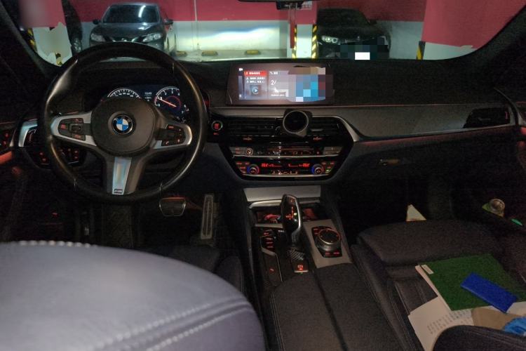 Used BMW 5 Series 2018 525i M Sport Package Center Console