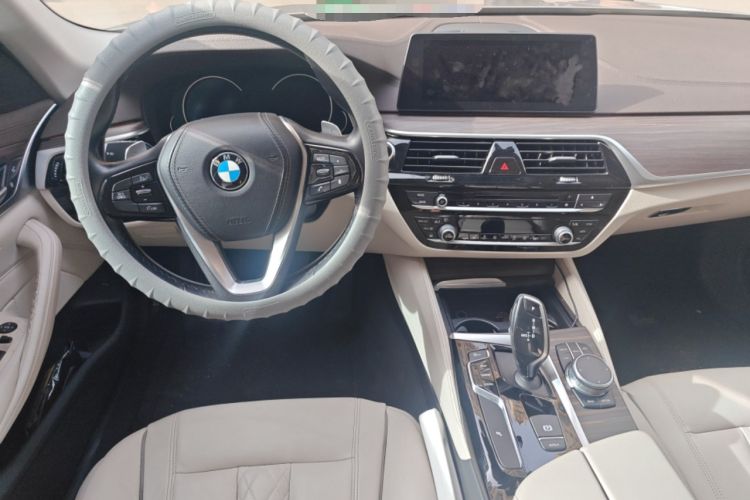 Used BMW 5 Series 2018 530Li Leading Edition Luxury Package Center Console