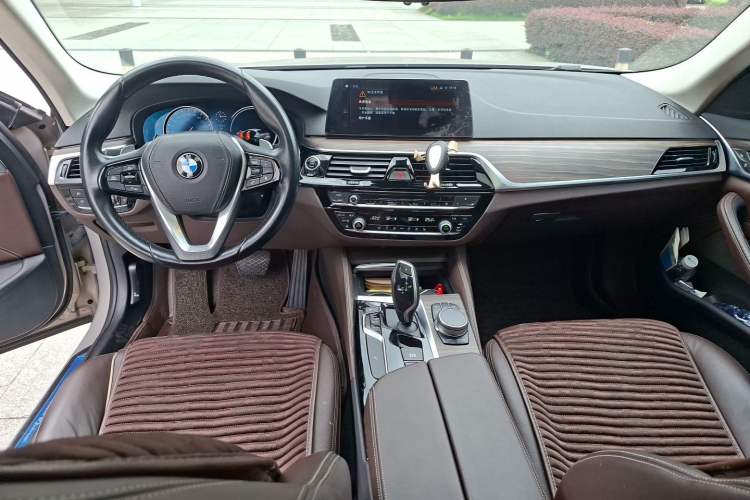 Used BMW 5 Series 2018 530Li Leading Edition Luxury Package Center Console