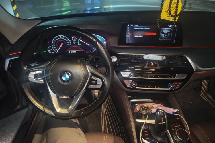 Used BMW 5 Series 2018 525Li Luxury Package Center Console