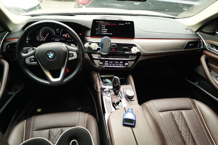 Used BMW 5 Series 2018 Facelifted 530Li Luxury Edition Premium Package Center Console