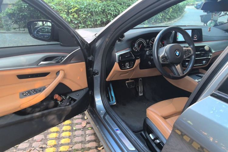 Used BMW 5 Series 2018 525i M Sport Package Driver Seat