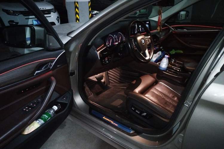 Used BMW 5 Series 2018 Revised 540Li Executive Edition Driver Seat