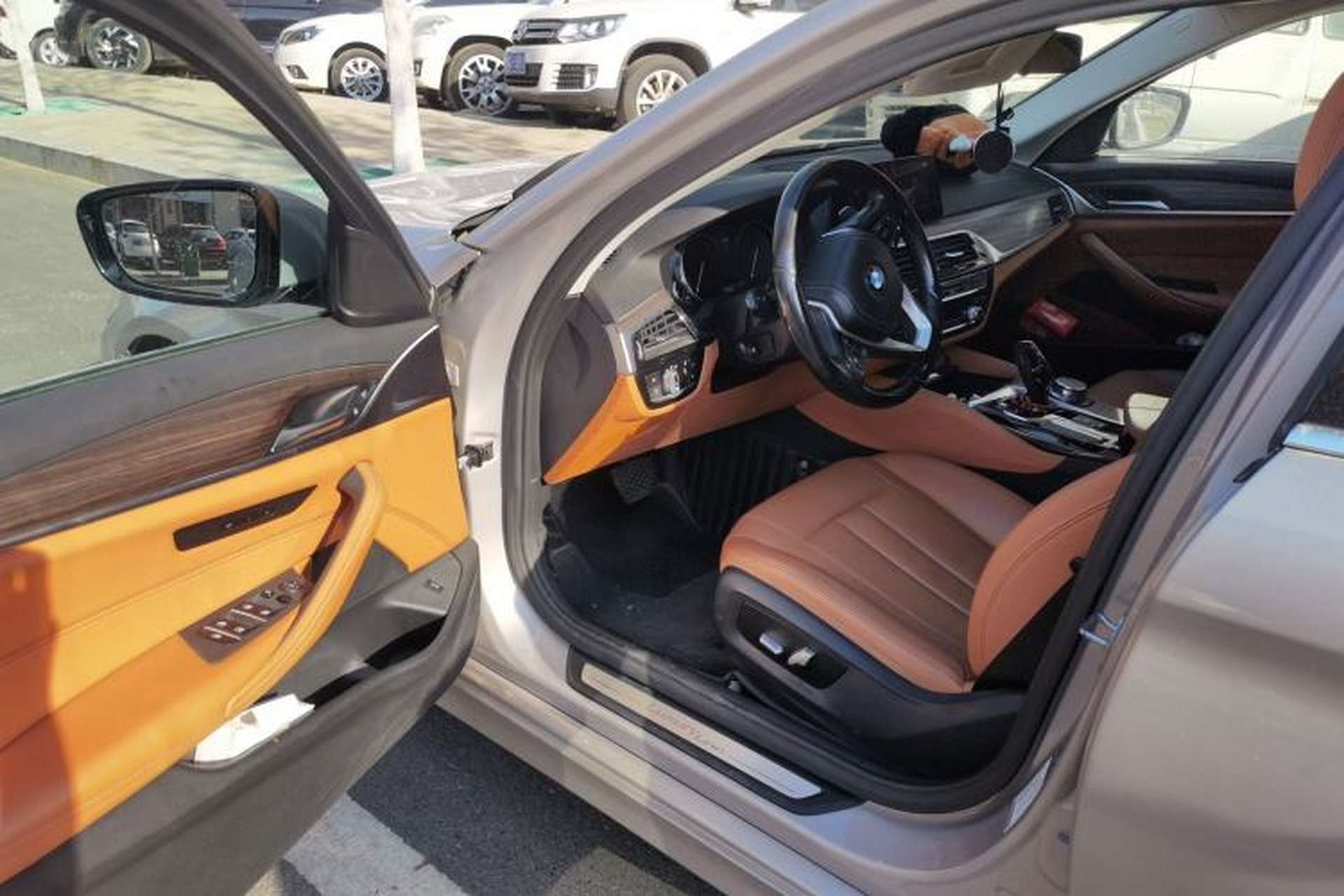 Used BMW 5 Series 2018 530Li xDrive Luxury Package Driver Seat