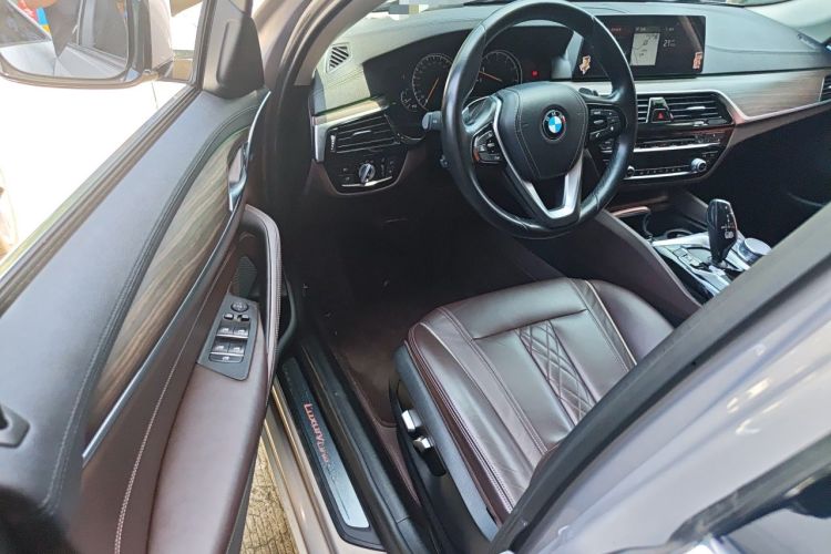 Used BMW 5 Series 2018 530Li xDrive Luxury Package Driver Seat
