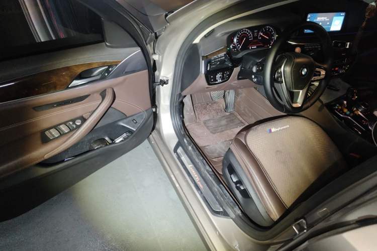 Used BMW 5 Series 2018 525Li Luxury Package Driver Seat