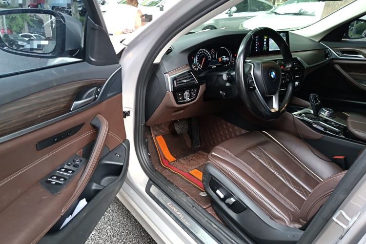 Used BMW 5 Series 2018 530Li Leading Edition Luxury Package Driver Seat