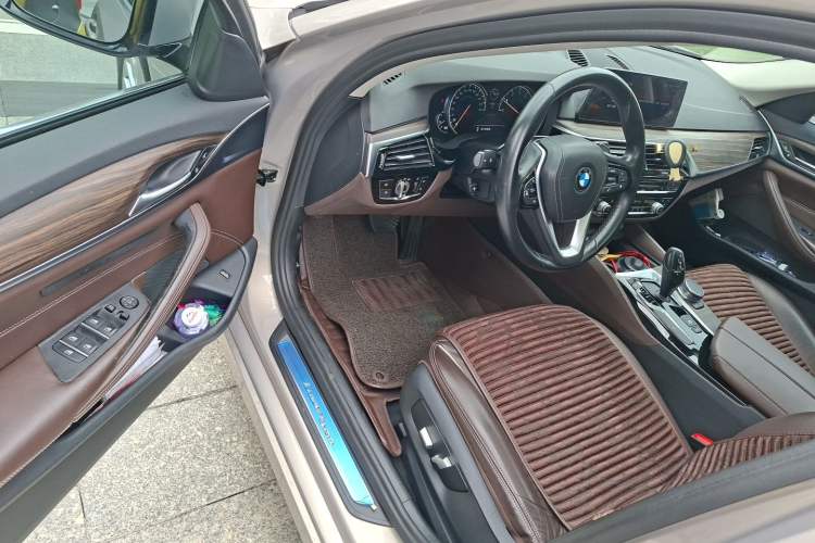 Used BMW 5 Series 2018 530Li Leading Edition Luxury Package Driver Seat