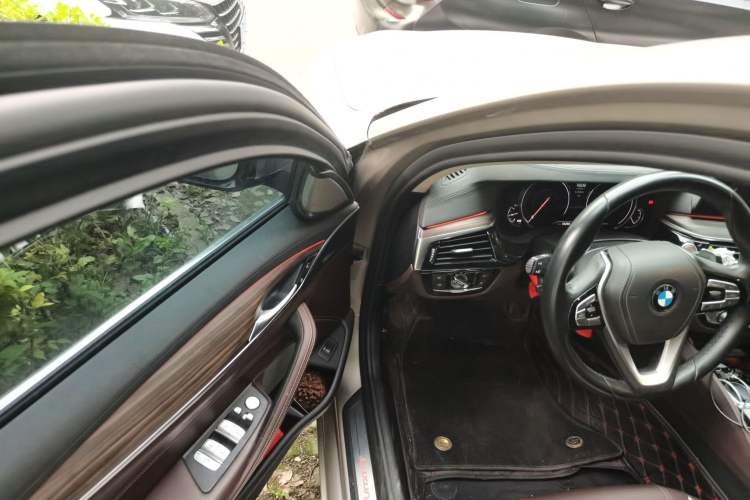 Used BMW 5 Series 2018 Facelifted 530Li Luxury Edition Premium Package Driver Seat