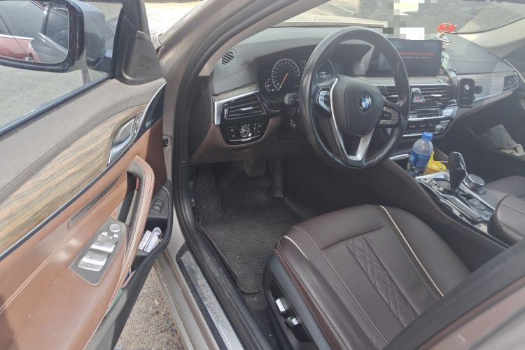 Used BMW 5 Series 2018 530Li xDrive Luxury Package Driver Seat
