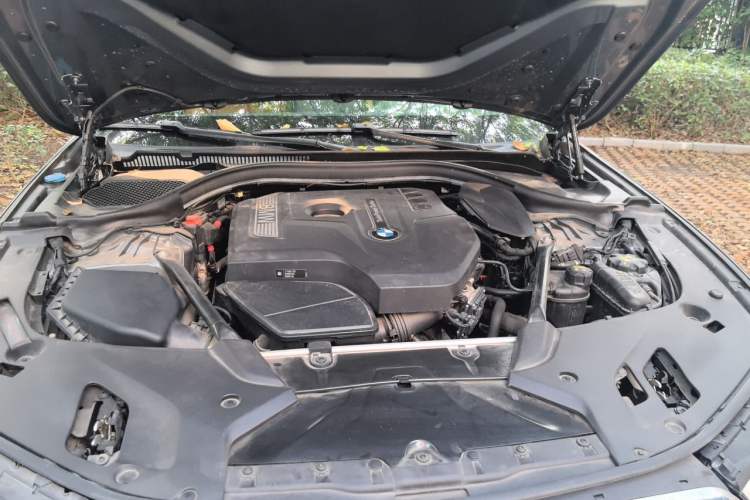 Used BMW 5 Series 2018 525i M Sport Package Engine Bay