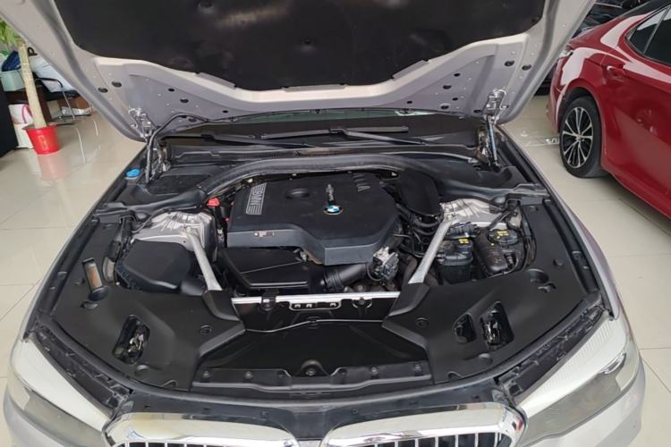 Used BMW 5 Series 2018 525Li Luxury Package Engine Bay