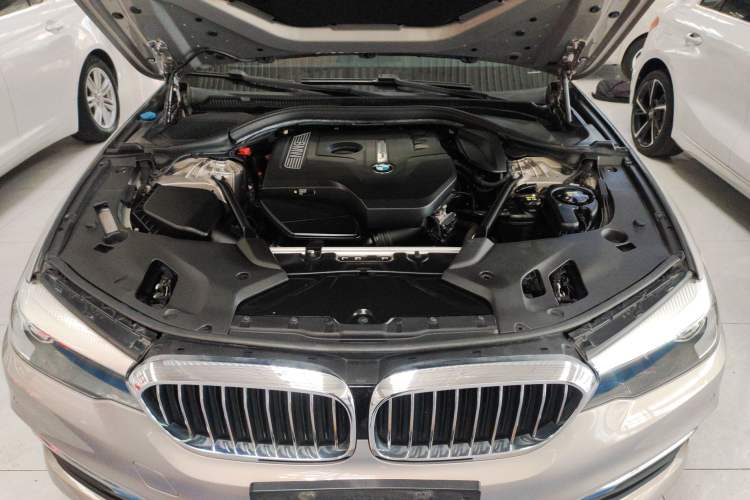 Used BMW 5 Series 2018 528Li Launch Special Edition Engine Bay