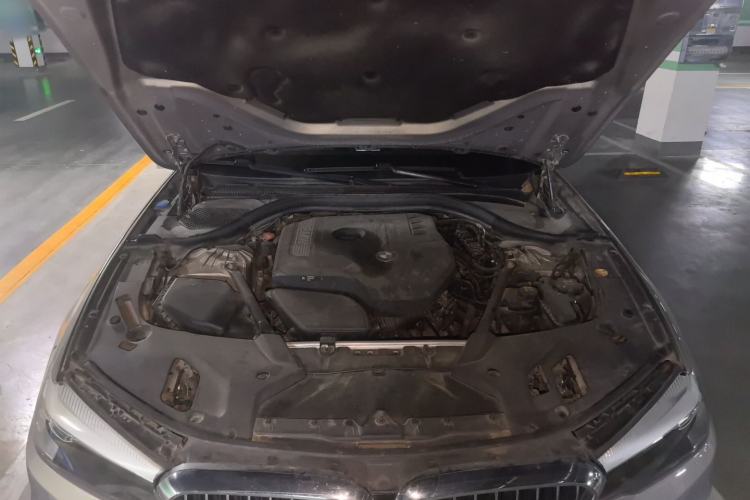 Used BMW 5 Series 2018 528Li Launch Special Edition Engine Bay
