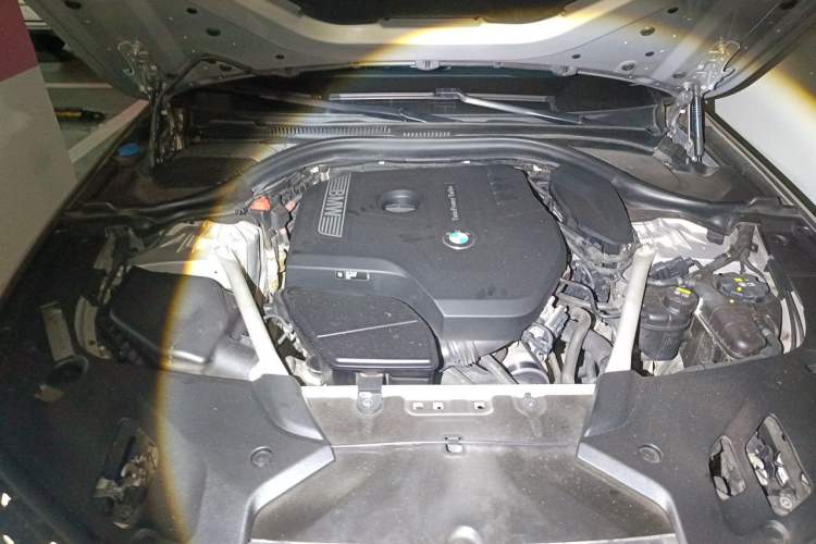 Used BMW 5 Series 2018 Revised Version 530Li Leading Edition Luxury Package Engine Bay