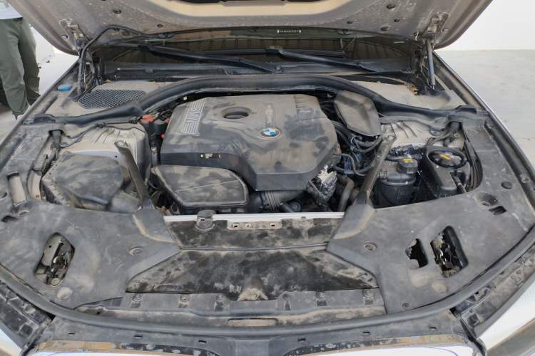 Used BMW 5 Series 2018 528Li Launch Special Edition Engine Bay